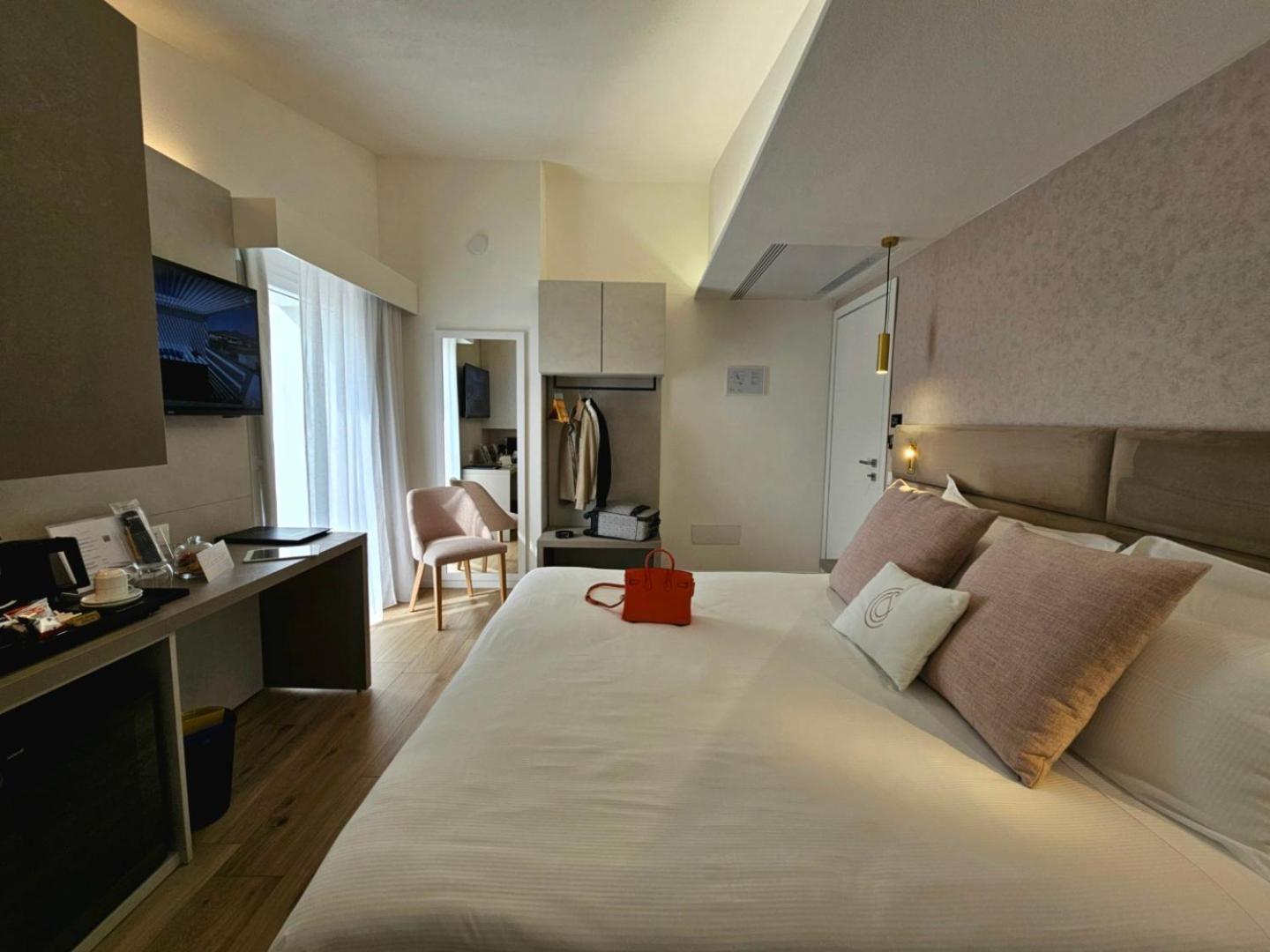 Chic & Charme Luxury Rooms Олбия Екстериор снимка