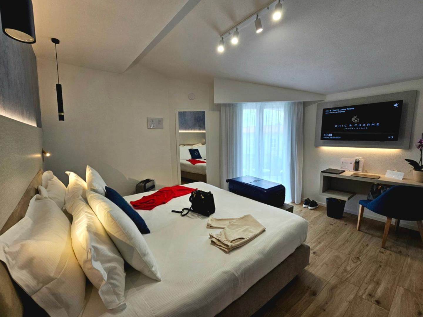 Chic & Charme Luxury Rooms Олбия Екстериор снимка