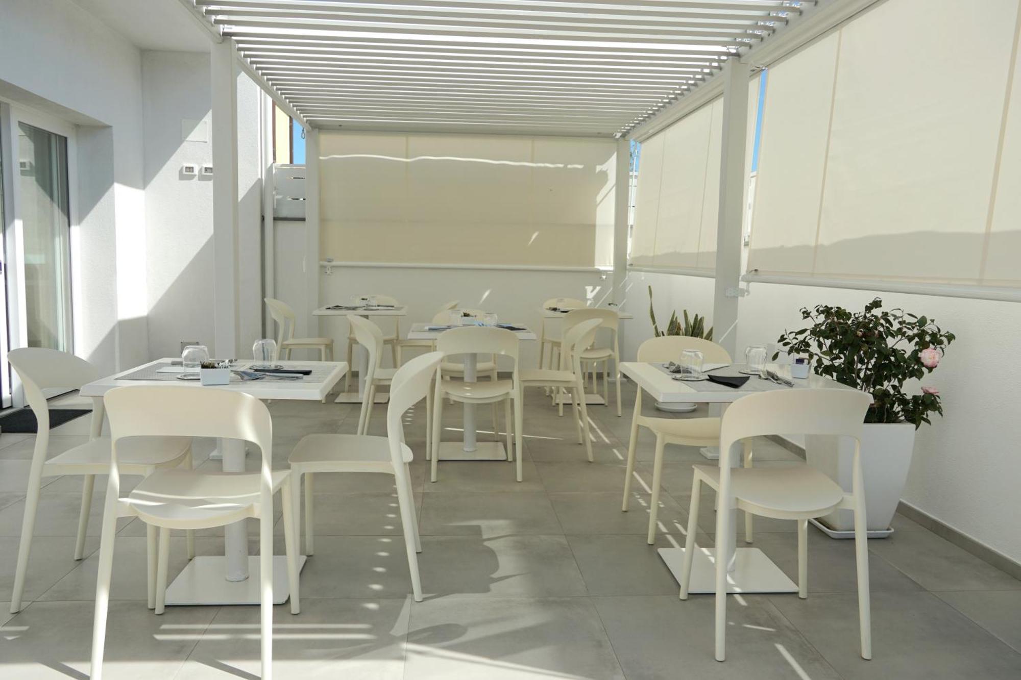 Chic & Charme Luxury Rooms Олбия Екстериор снимка